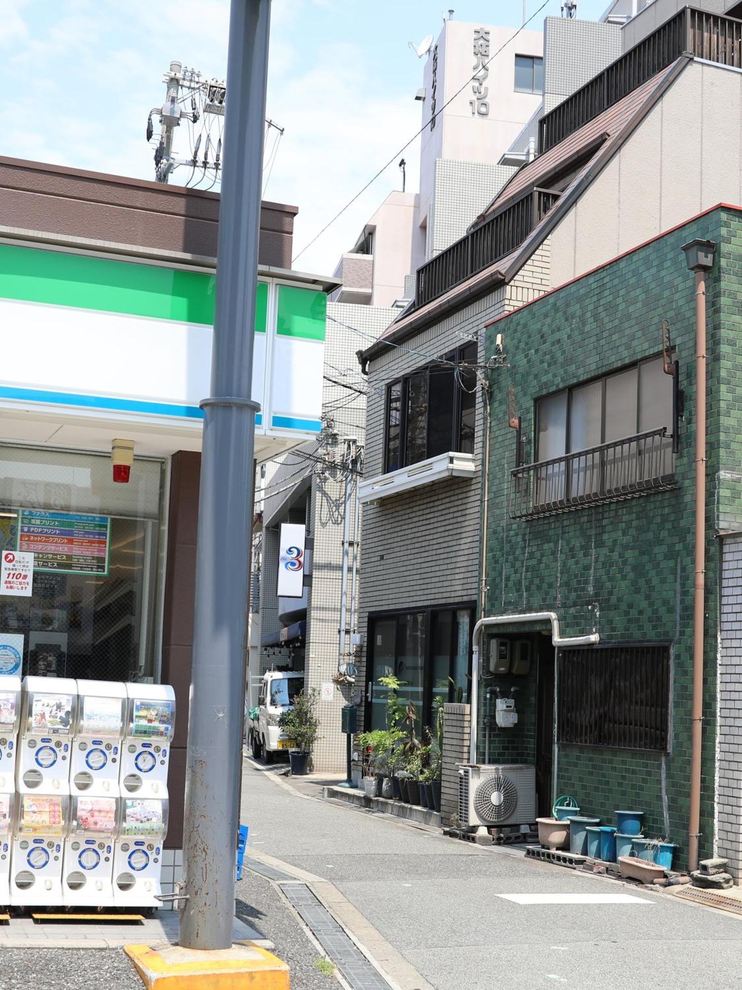 Guesthouse Yours Osaka Exterior foto